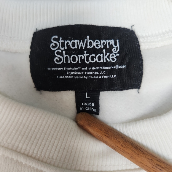 Strawberry Shortcake Berry Sweet Ribbon Bow Strawberry Wagon Sweatshirt NWT - Picture 11 of 14